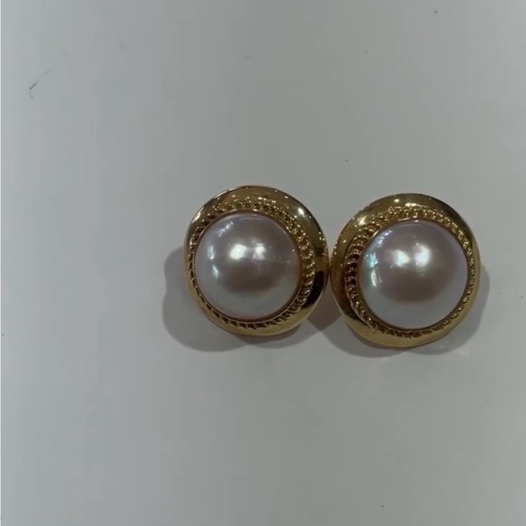 Freshwater Real Pearls Stud Earrings with 14k Gold Trim - Picture 5 of 6